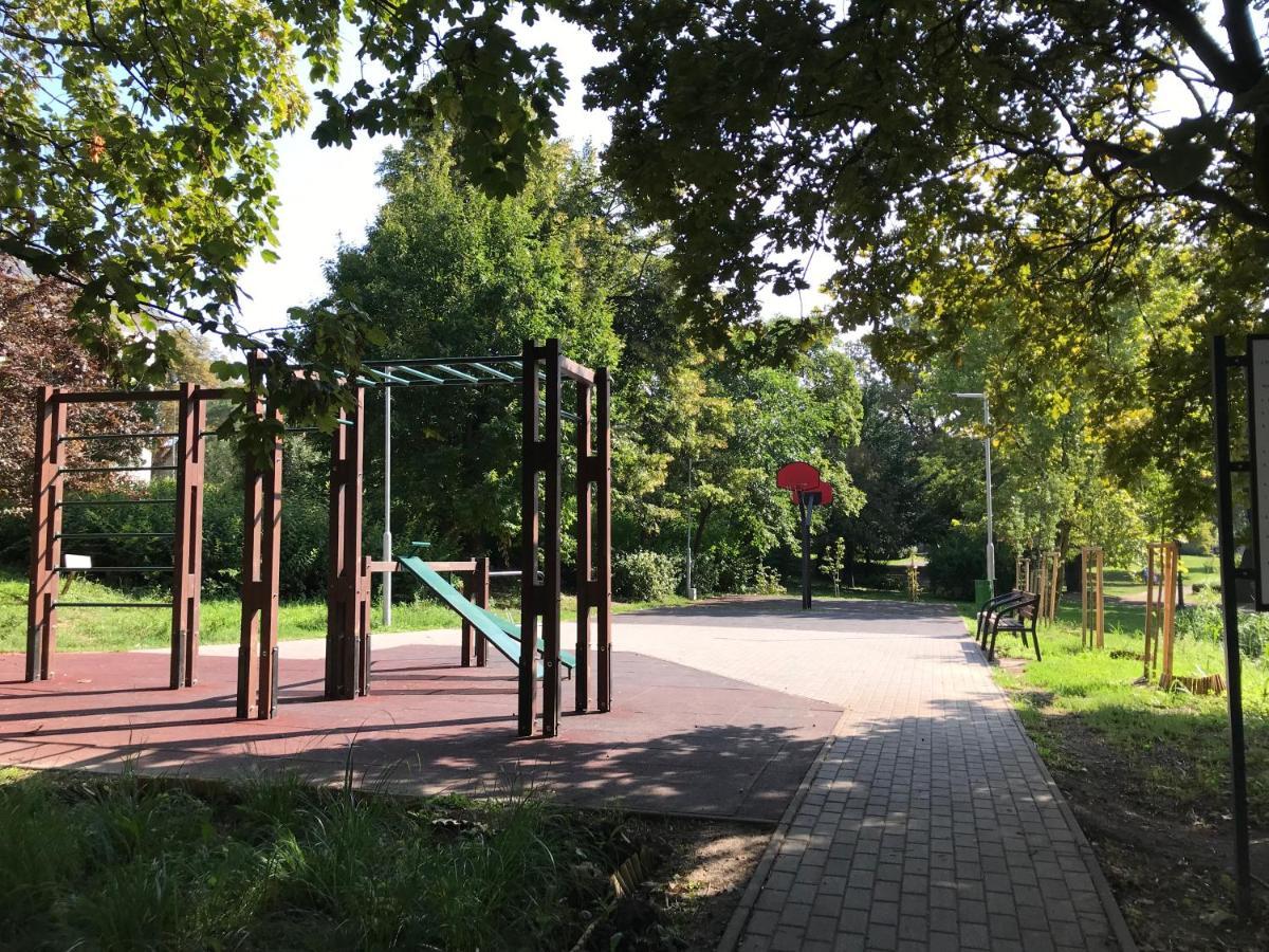 Huszarvar Hotel Kastelyszallo Серенч Экстерьер фото